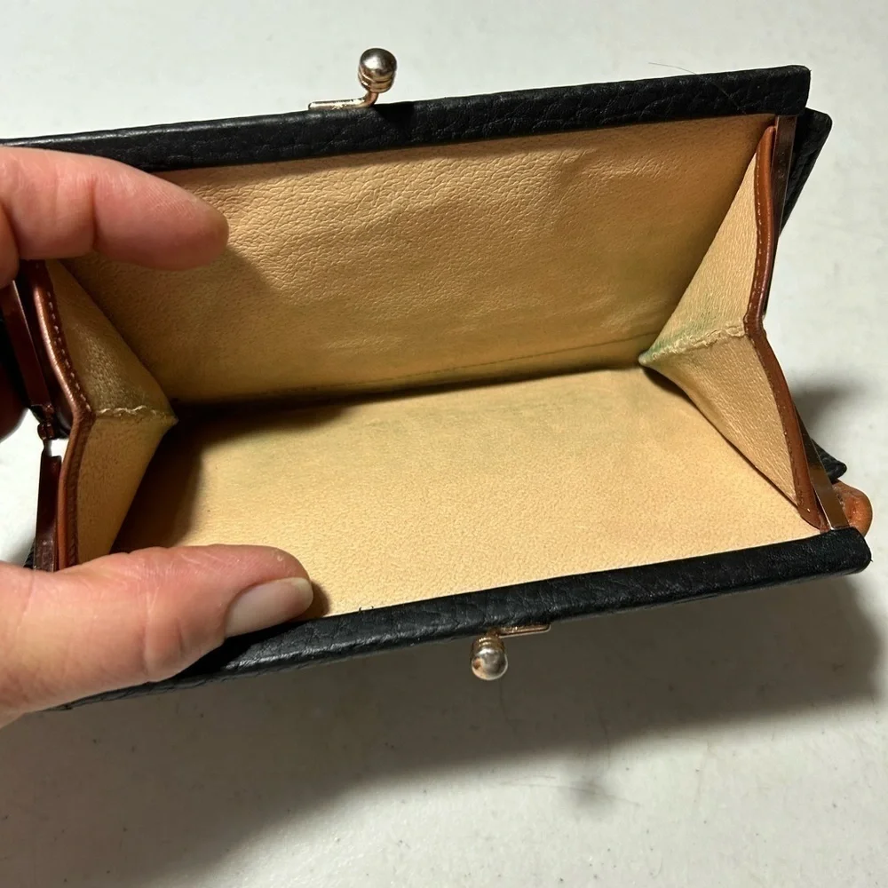 Vintage Dooney & Bourke Wallet Black Pebble Leather Clutch KISS lock